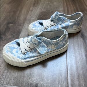H&M Kids Light Blue and White Sneakers size 7.5